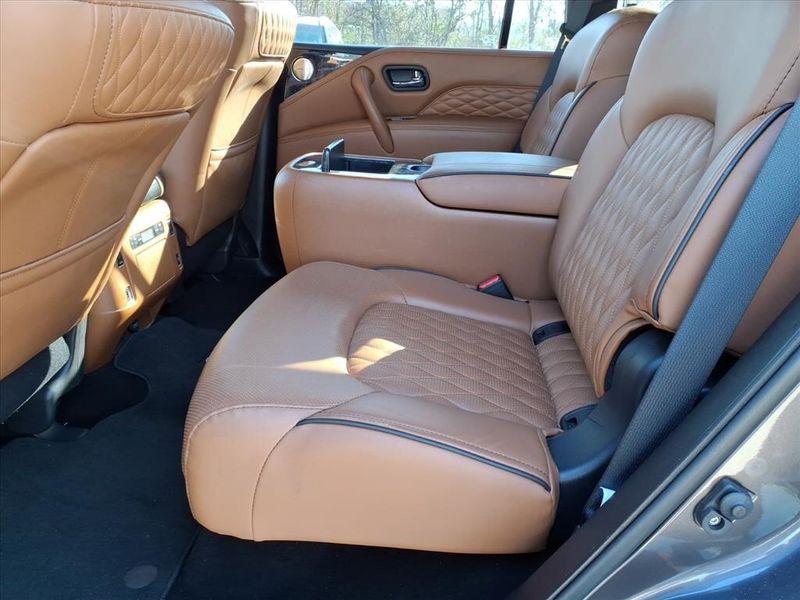 Used 2024 INFINITI QX80 SensoryImage 10
