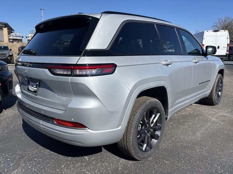 New 2026 Jeep Grand Cherokee Limited Reserve 4x4Image 6