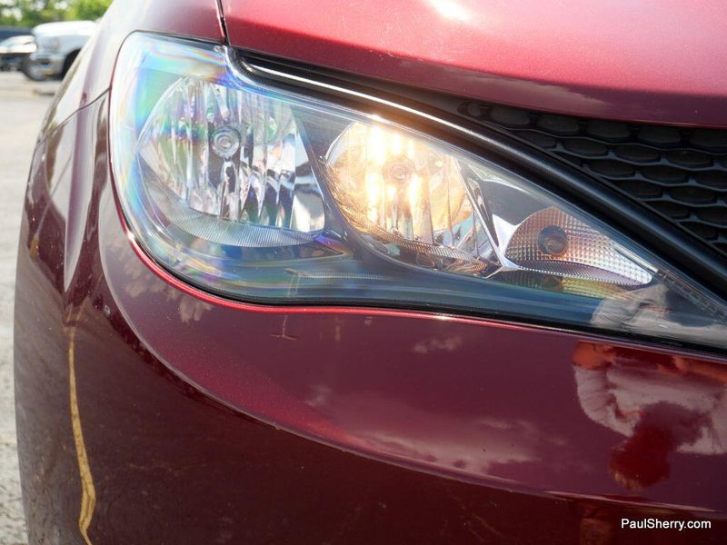 Used 2023 Chrysler Voyager LXImage 38