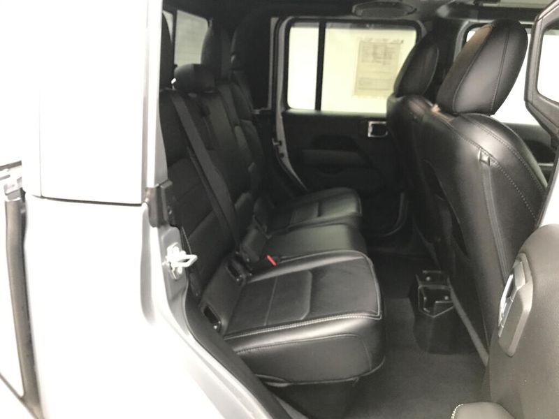 Used 2021 Jeep Gladiator OverlandImage 26