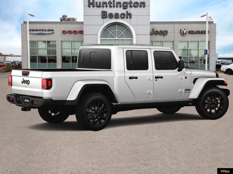 2025 Jeep Gladiator Nighthawk 4x4Image 8