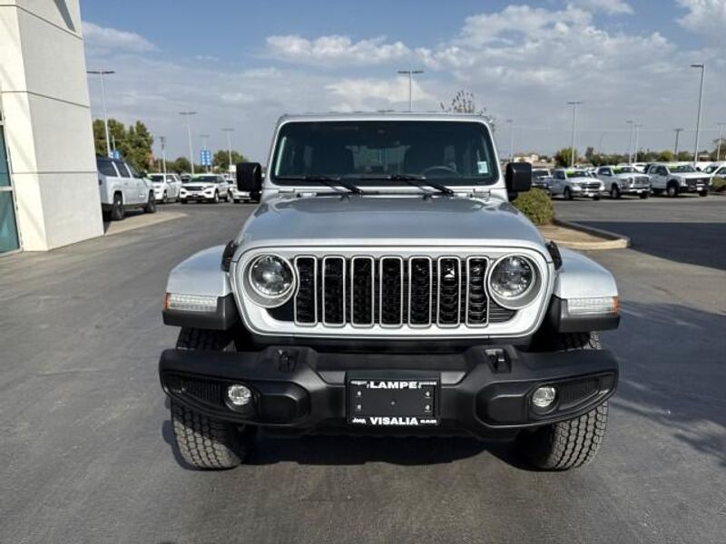 2024 Jeep Wrangler Sahara photo 3