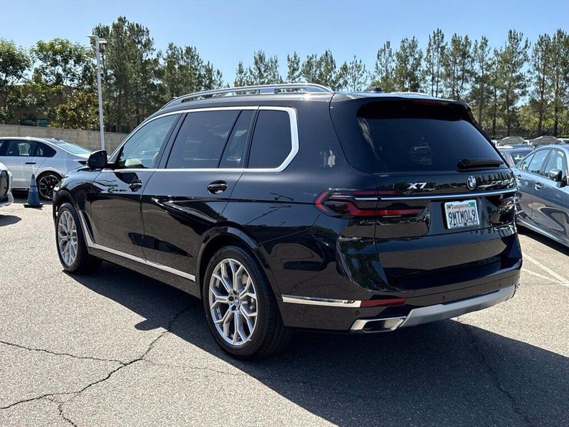Used 2025 BMW X7 xDrive40iImage 12