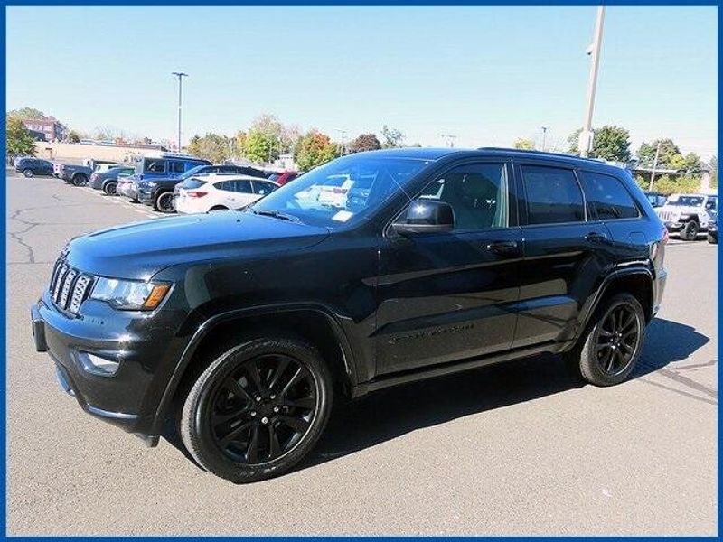 2021 Jeep Grand Cherokee Laredo XImage 1