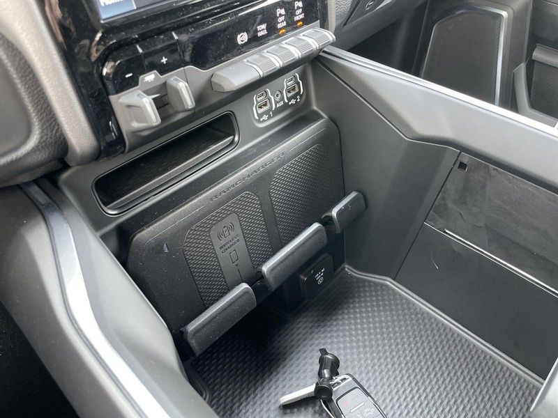 2024 Ram 2500 Laramie photo 17