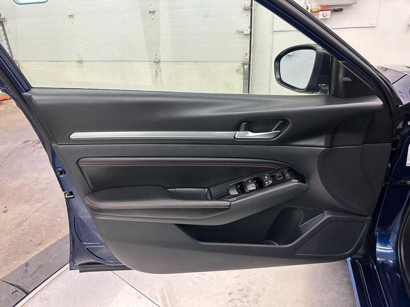 2023 Nissan Altima 2.5 SRImage 17