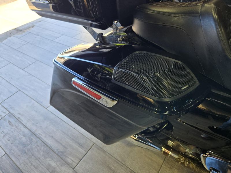 USED 2015 HARLEY ROAD GLIDE SPECIAL Image 15
