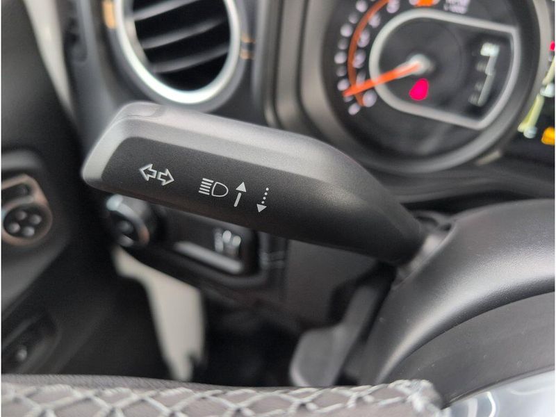 New 2026 Jeep Wrangler 4-door SaharaImage 27