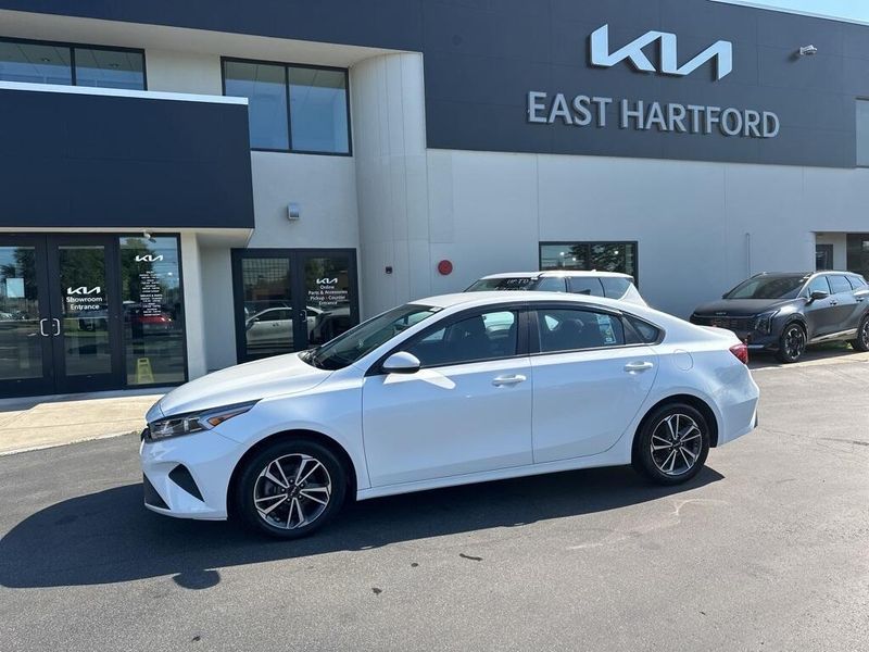 Used 2023 Kia Forte LXSImage 1