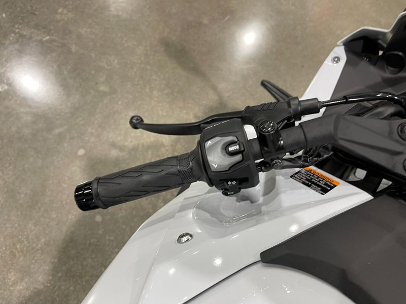 New 2026 Suzuki GSX-8R Image 21