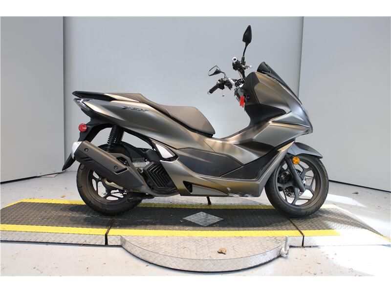 2023 Honda PCXImage 3