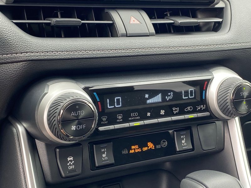 New 2025 Toyota RAV4 Hybrid XLEImage 17