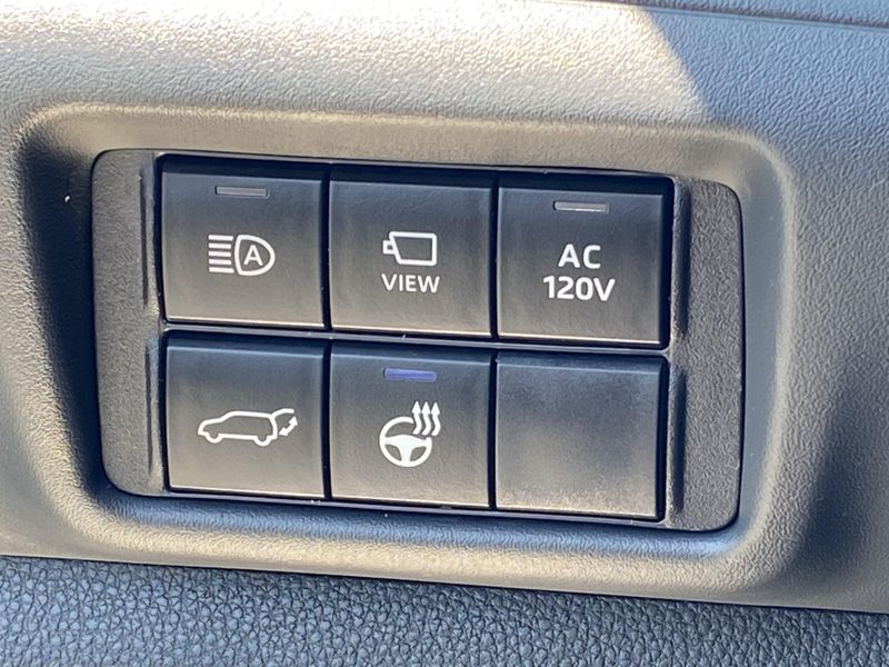 Used 2023 Toyota Highlander PlatinumImage 25
