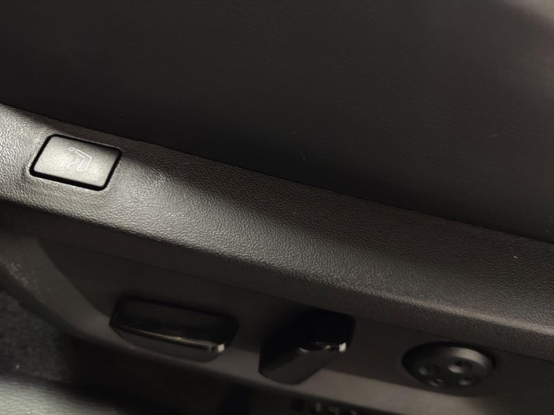 Used 2023 Mitsubishi Outlander PHEV SEL AWD 40th Anniv w/Sunroof/NavImage 20