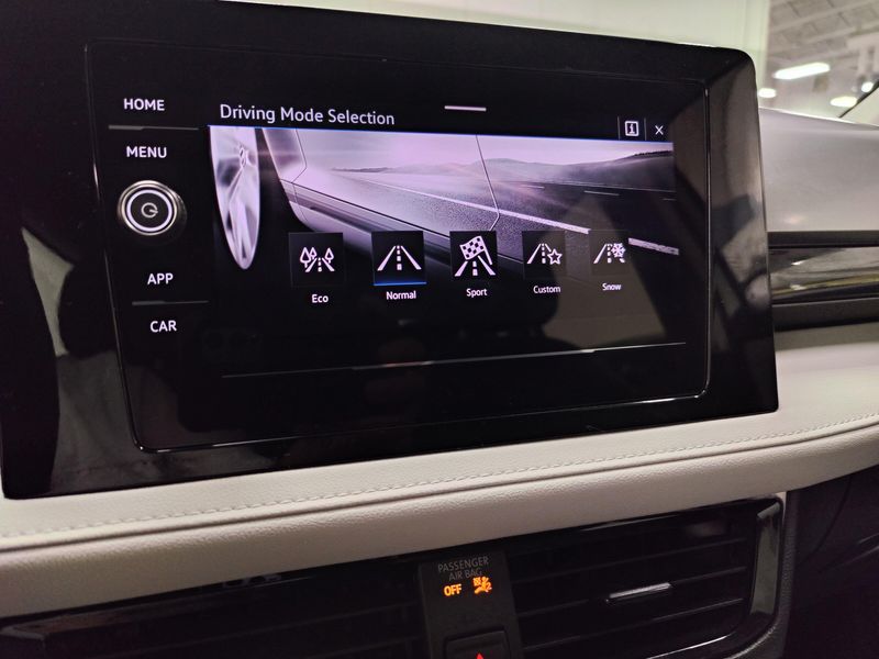 Used 2025 Volkswagen Taos S 4-Motion AWDImage 19