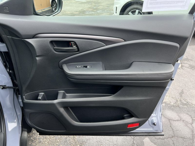 2025 Honda Passport EX-LImage 32