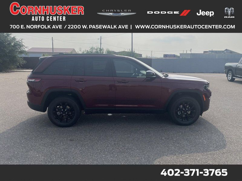 2024 Jeep Grand Cherokee Altitude XImage 1
