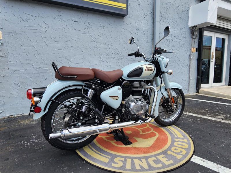 New 2024 Royal Enfield CLASSIC 350 Image 12