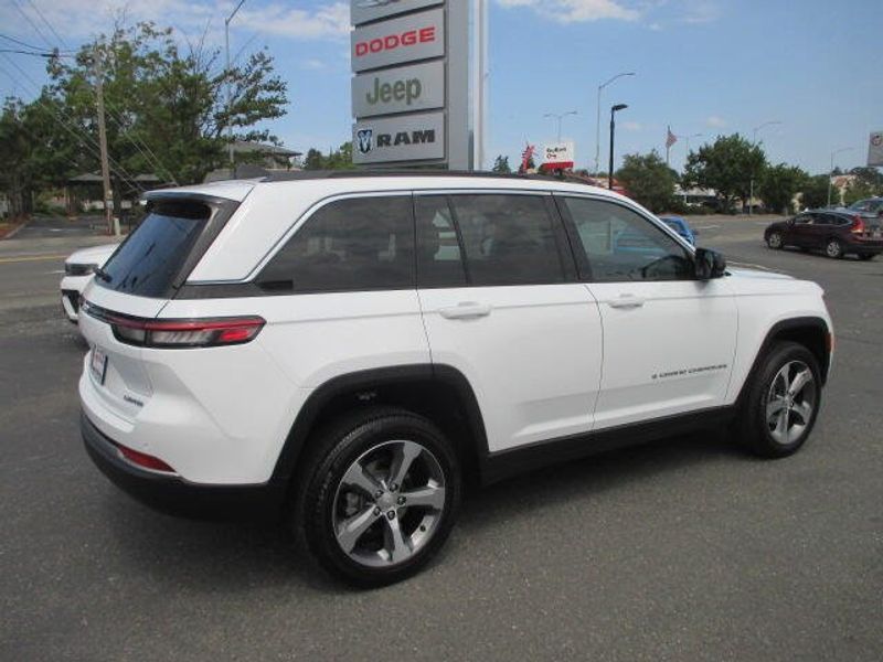 New 2026 Jeep Grand Cherokee Limited 4x4Image 7