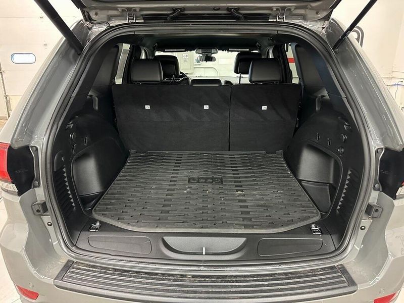 2021 Jeep Grand Cherokee Laredo XImage 18