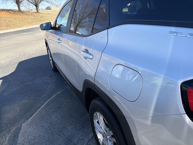 Used 2022 GMC Terrain SLEImage 11