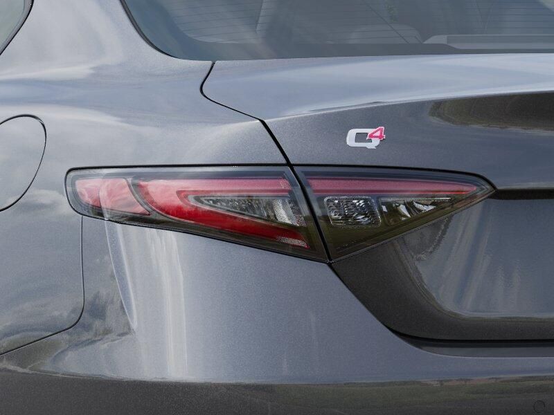 New 2025 Alfa Romeo Giulia AwdImage 31