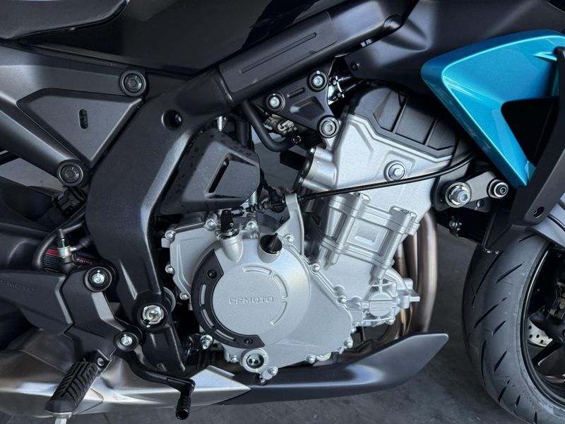 New 2026 CFMOTO 675NK Image 3