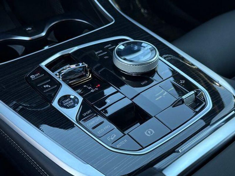 Used 2026 BMW X7 M60iImage 28