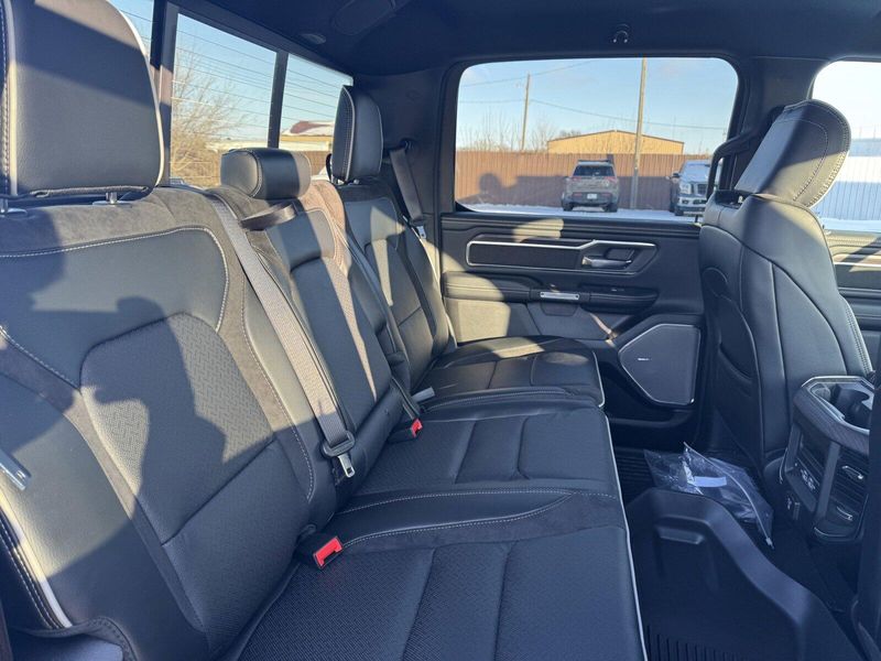 2025 RAM 1500 LaramieImage 12