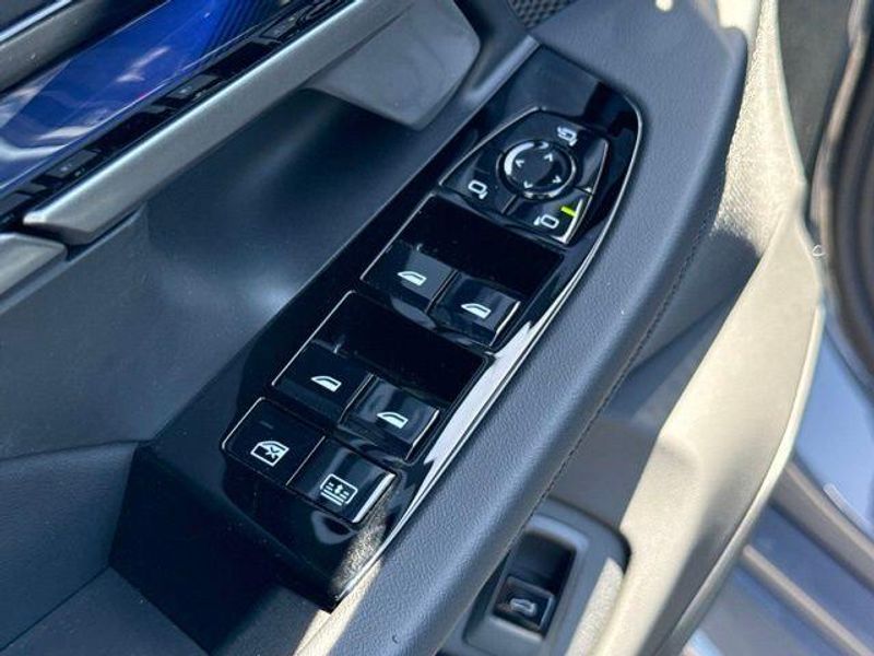 Used 2026 BMW M5 BaseImage 19