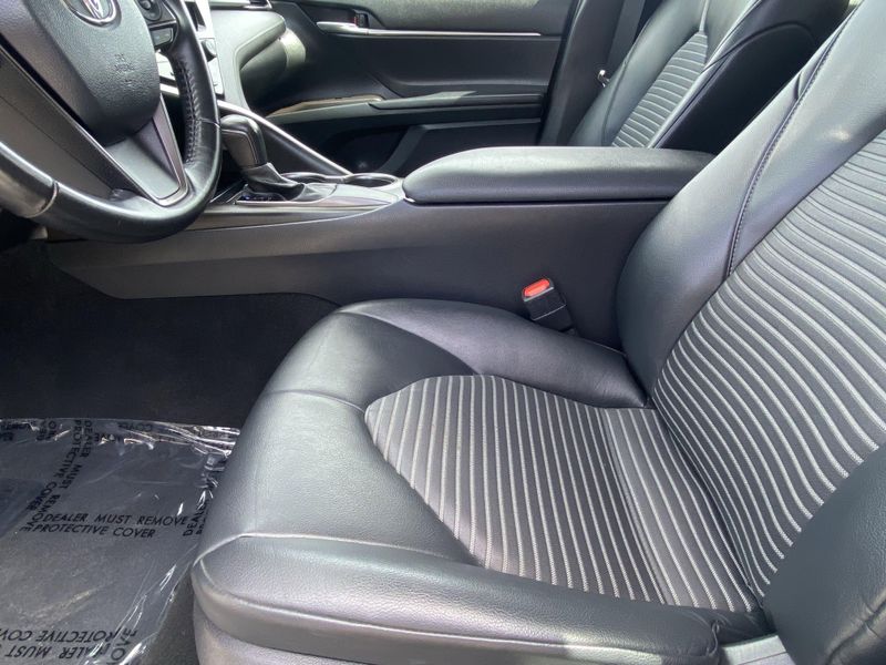 2021 Toyota Camry SEImage 17