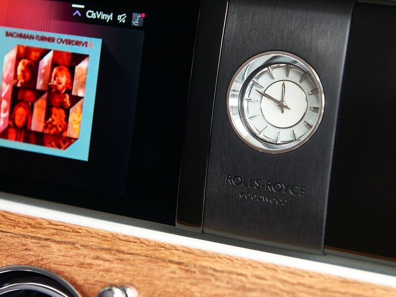 Used 2025 Rolls-Royce Spectre Image 18