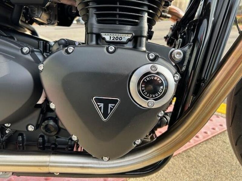 New 2027 Triumph SPEED TWIN 1200 CAFE RACER 