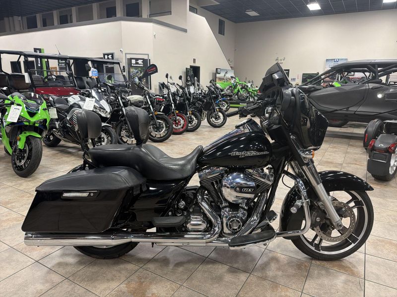 Used 2016 Harley-Davidson STREET GLIDE Image 18