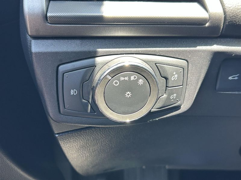 Used 2017 Ford Fusion SEImage 29