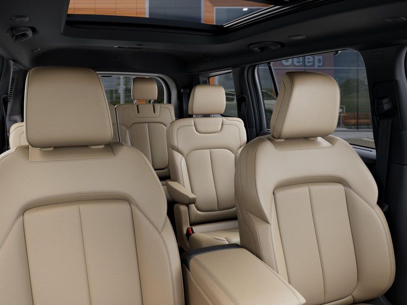 New 2026 Jeep Grand Cherokee L Limited 4x4Image 52