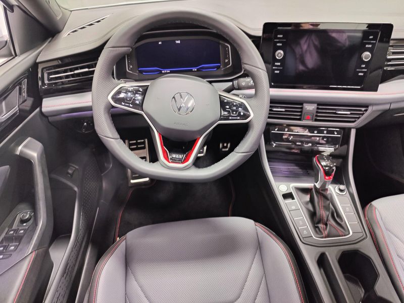 2025 Volkswagen Jetta GLI Autobahn w/Sunroof & Beats AudioImage 16