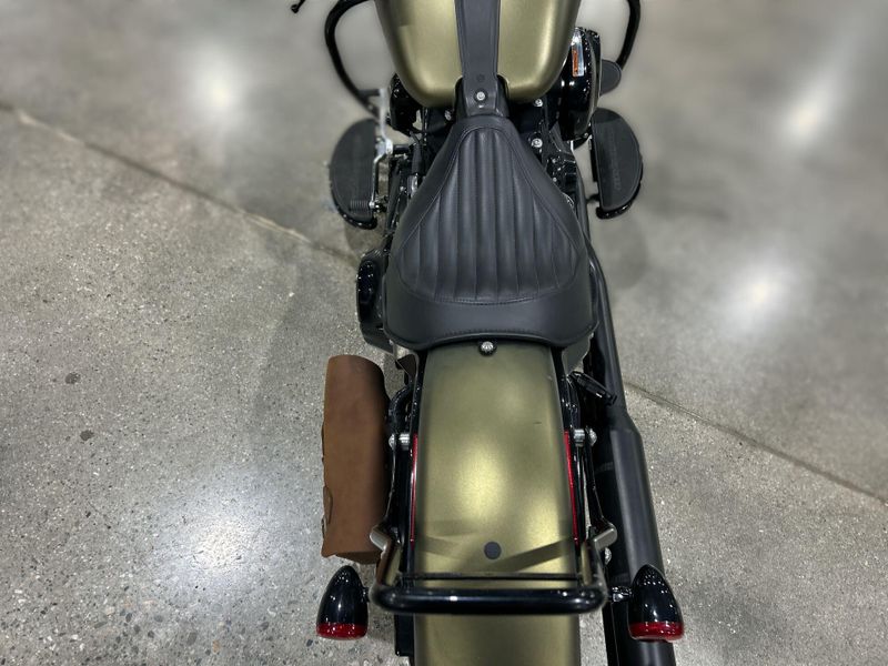 2016 Harley-Davidson SOFTAIL SLIM Image 20
