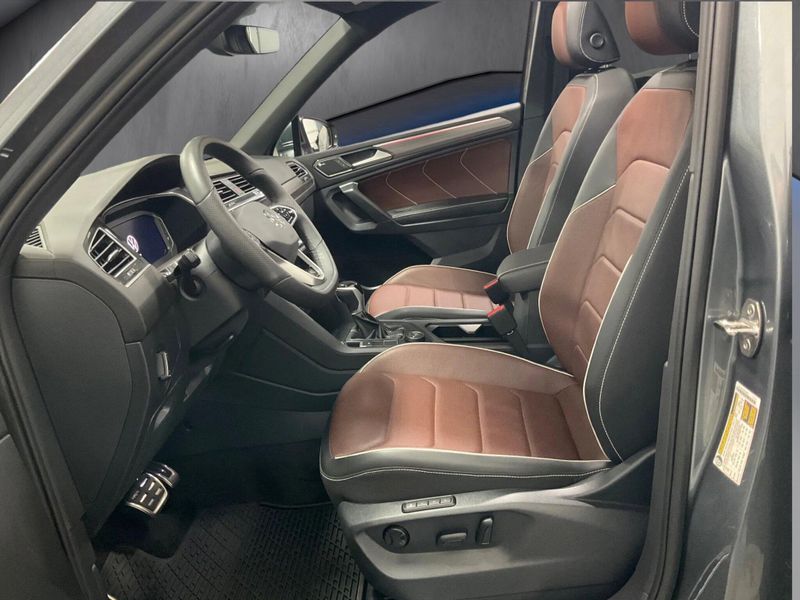 2024 Volkswagen Tiguan SEL R-Line Black photo 4