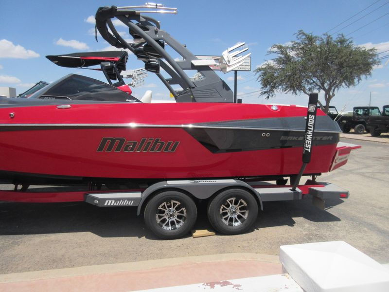 USED 2017 MALIBU WAKESETTER 22MXZ Image 4