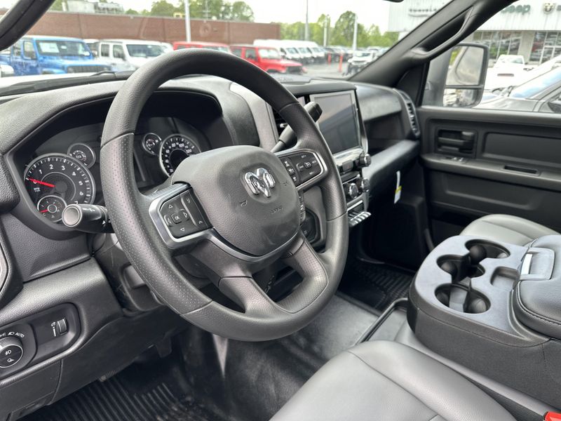 2025 RAM 2500 Tradesman Crew Cab 4x4 8