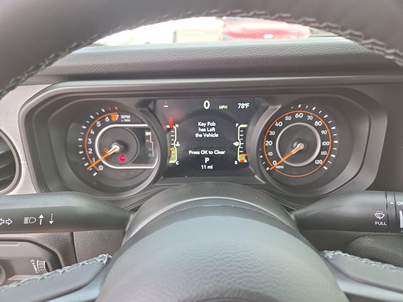2025 Jeep Gladiator Willys photo 12