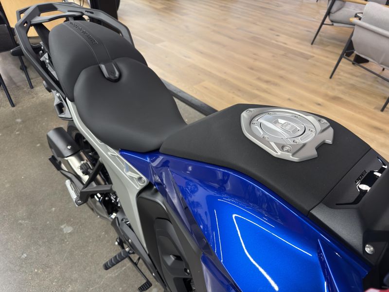 2026 BMW R 1300 RS - RACING BLUE METALLIC 