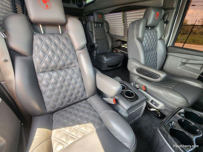 2022 GMC Savana Image 2