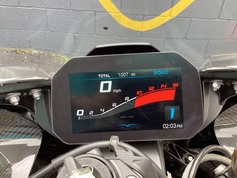 2022 BMW M 1000 RR 
