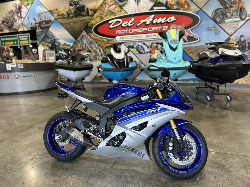 Used 2015 Yamaha YZF-R6 Image 2
