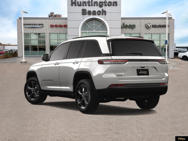 2025 Jeep Grand Cherokee Altitude 4x4Image 5