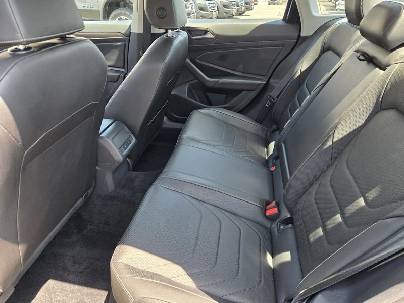 Used 2019 Volkswagen Jetta SEL Premium