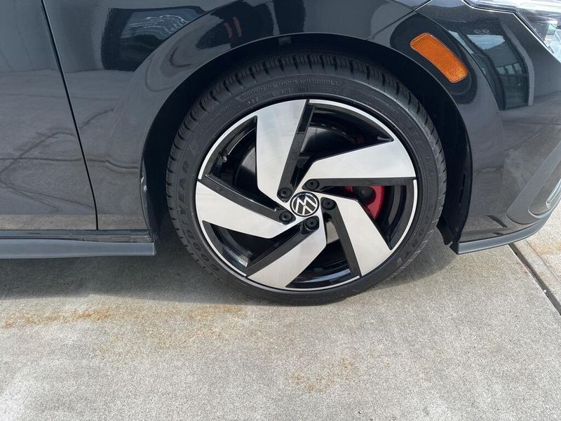 2024 Volkswagen Golf GTI 2.0T SImage 12