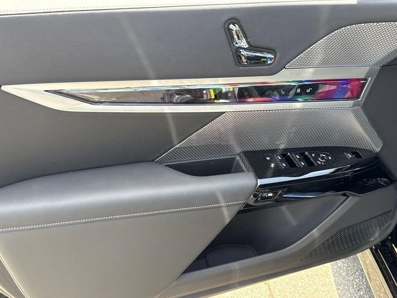 New 2026 BMW 7 Series 750e xDriveImage 15